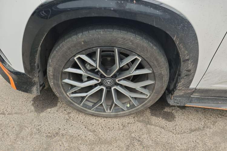 Used CHANGAN UNI-T 2022 1.5T Sport Edition Premium Version Left Front Wheel Hub