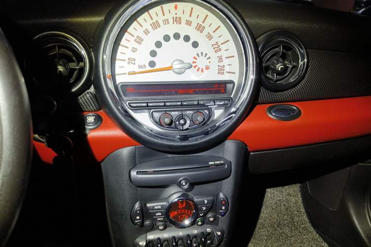 Used MINI 2011 1.6T COOPER S
