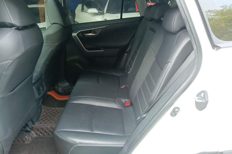 Used Toyota RAV4 2021 2.0L CVT Two-Wheel Drive Fashion PLUS Edition
