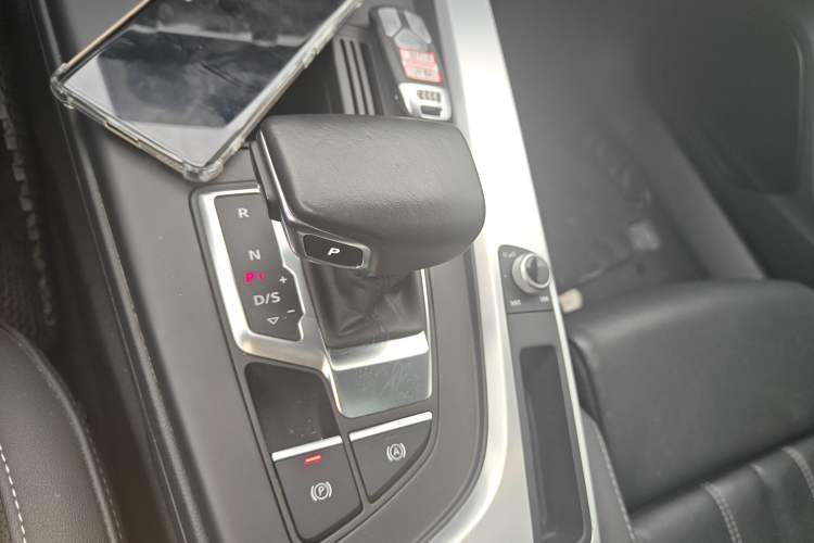 Used Audi A4L 2024 40 TFSI Fashion Dynamic Model
