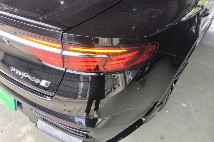 Used Geely Auto Preface 2025 Dongfang Yao 2.0TD Jin Chao Edition Right Rear Taillight