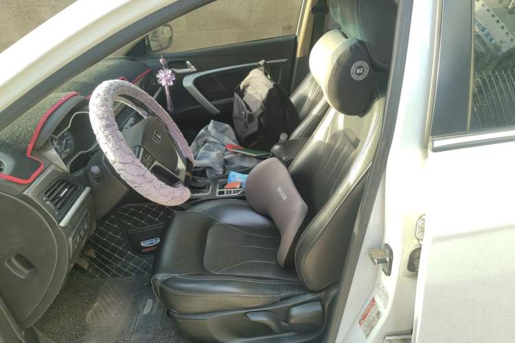 Used Geely Auto Emgrand 2016 Sedan 1.5L CVT Upward Version
