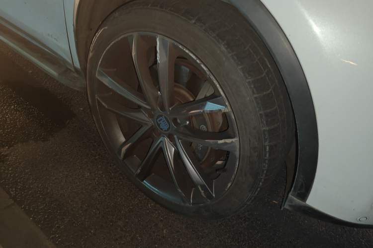 Used BYD Tang New Energy 2018 DM 2.0T All-Wheel Drive Smart Connectivity Luxury Model 7 Seats China V Emission Standard