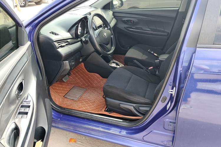 Used Toyota YARiS L Zhi Xiang 2017 1.5E CVT Dynamic Edition Interior 3