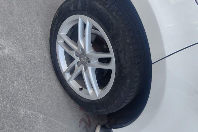 Used Audi Q5 2016 40 TFSI Comfort Model Right Rear Wheel Hub