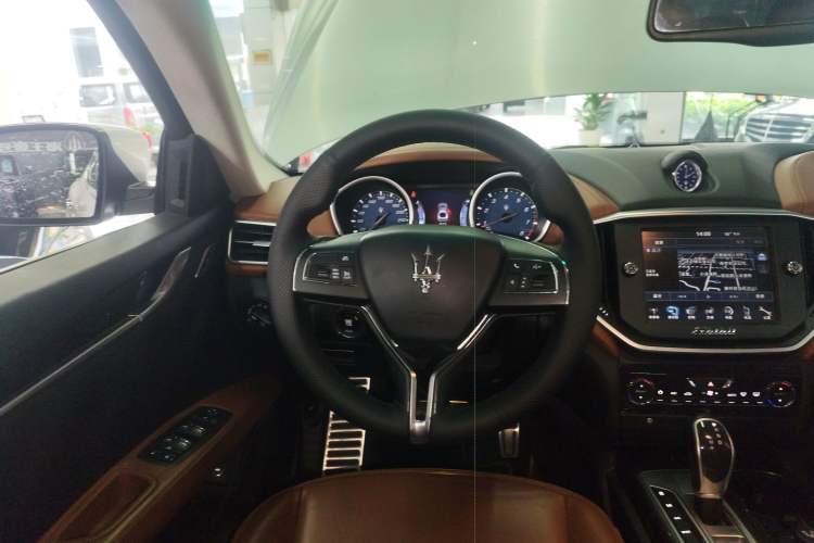 Used Maserati Ghibli 2014 3.0T Standard Edition Steering Wheel