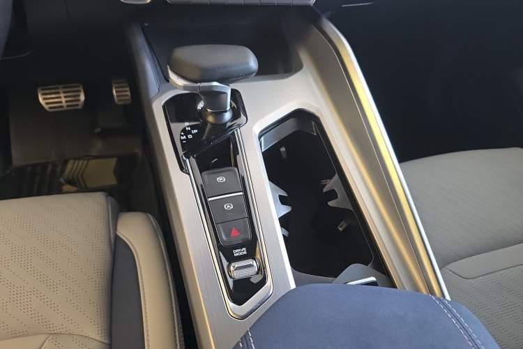 Used Geely Auto Preface 2023 2.0TD Prestige Version Gear Lever