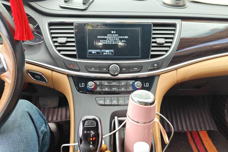 Used Buick LaCrosse 2018 28T Luxury Model Audio And AC Panel