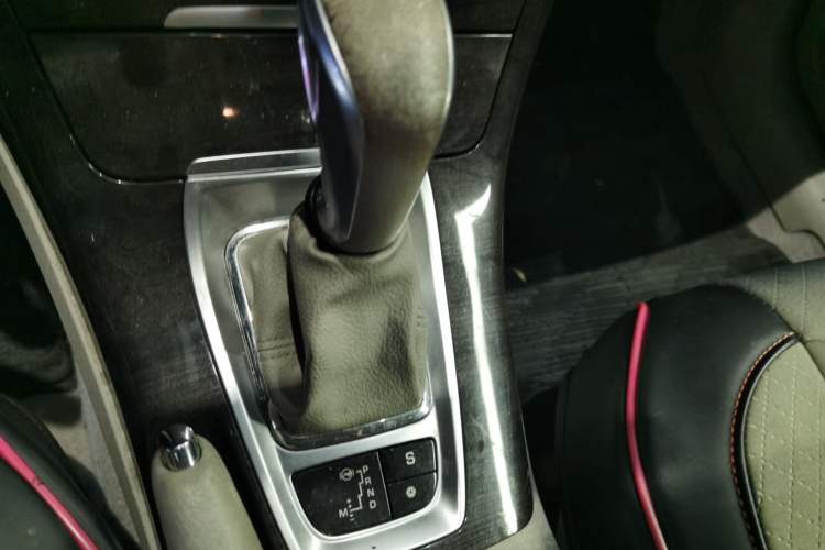 Used Citroen C5 2014 2.0L Automatic Zunyue Model Gear Lever