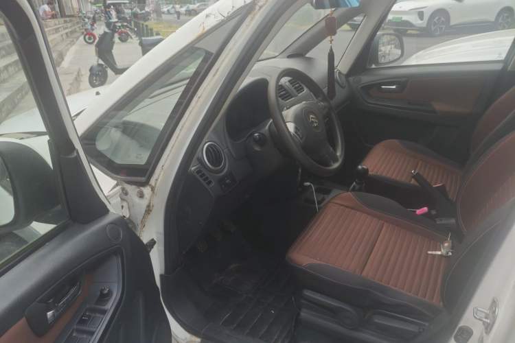 Used Suzuki SX4 2013 1.6L Manual CoolRide Model