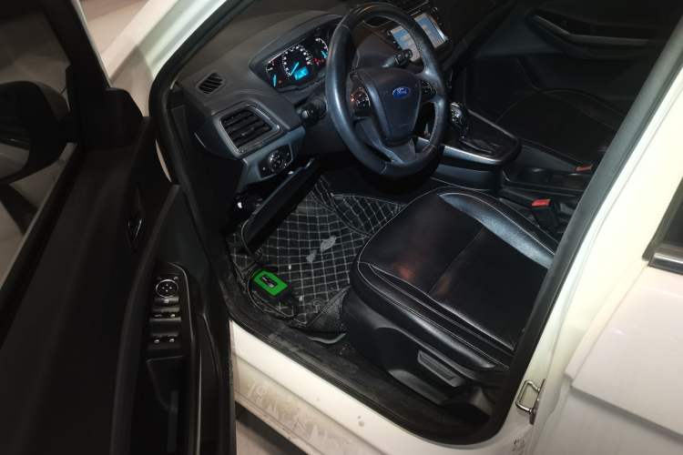 Used Ford Escort 2015 1.5L Automatic Fashion Model