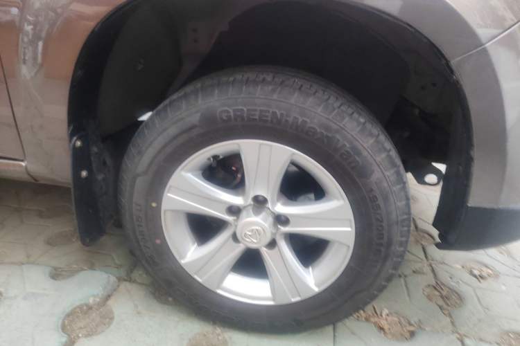 Used CHANGAN KAICHENG Shenqi F30 2018 1.5L Comfort Trim Short Wheelbase DAM15L Right Front Wheel Hub