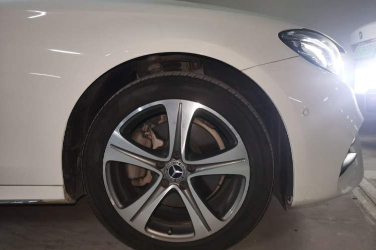 Used Mercedes-Benz E-Class 2016 E 200 L Sport Edition Right Front Wheel Hub