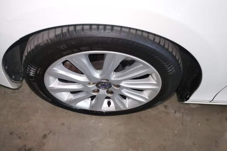 Used Volvo V40 2013 2.0T Zhiya Edition