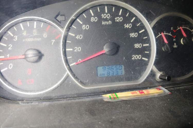 Used Wuling Hongguang 2014 1.5L S Standard Version Odometer Close Up