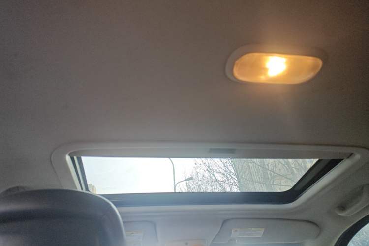 Used Jeep Compass 2012 2.0L two-wheel drive luxury version