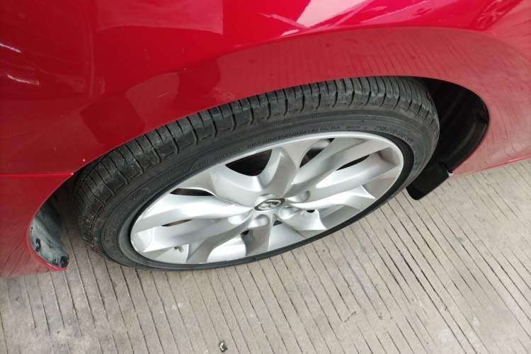 Used Mazda 3 Axela 2014 Sedan 2.0L Automatic Flagship Model