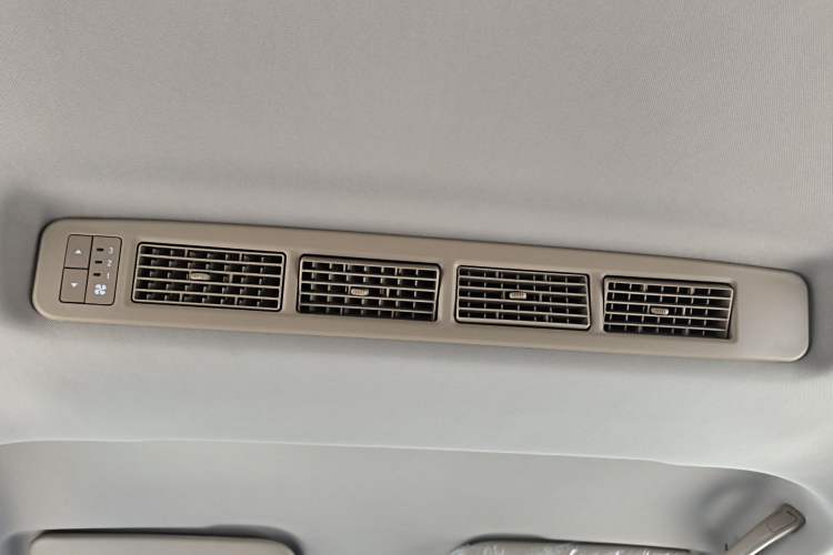 Used Wuling Hongguang V 2022 1.5L Jingqu Edition Electric-Assist LAR Headliner