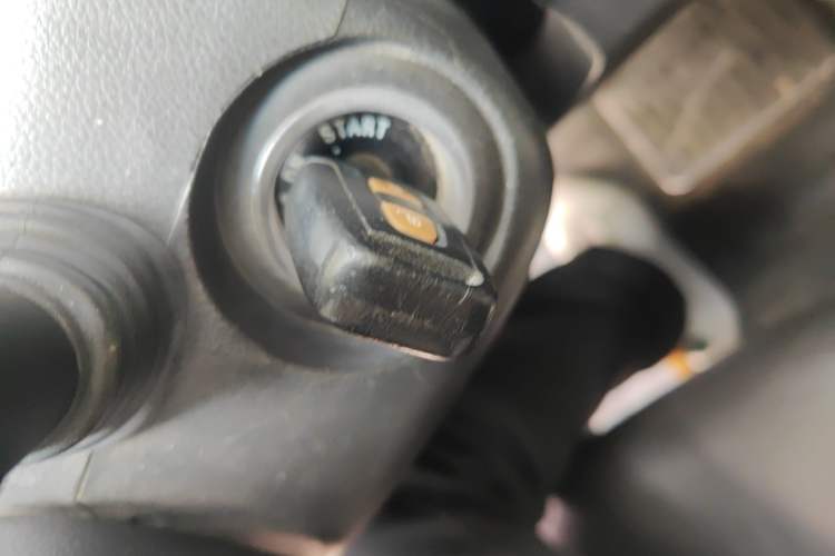 Used Chevrolet Captiva 2014 2.4L 4x4 Flagship Edition 7 Seats Vehicle Key