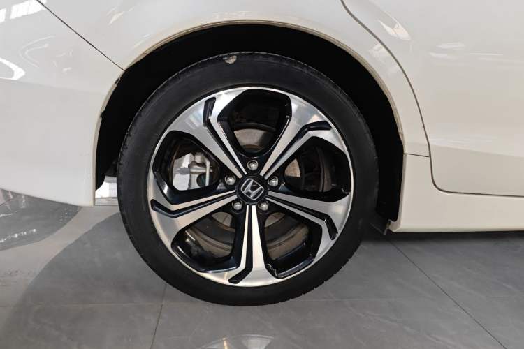 Used Honda Jade 2017 210 TURBO CVT Luxury Edition 5 Seats Right Rear Wheel Hub