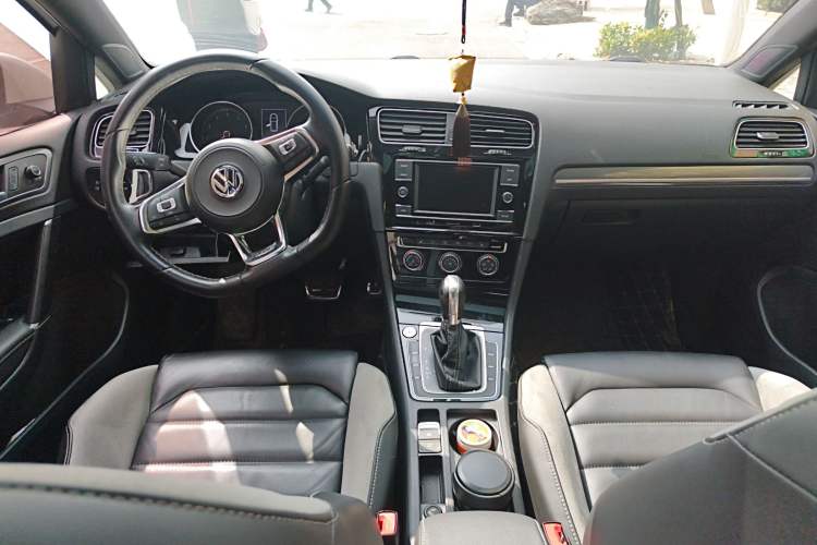 Used Volkswagen Golf 2018 280TSI Automatic R-Line Model
