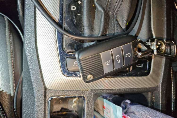 Used Roewe RX5 New Energy 2017 eRX5 50T Hybrid Connected Prestige Flagship Edition Vehicle Key