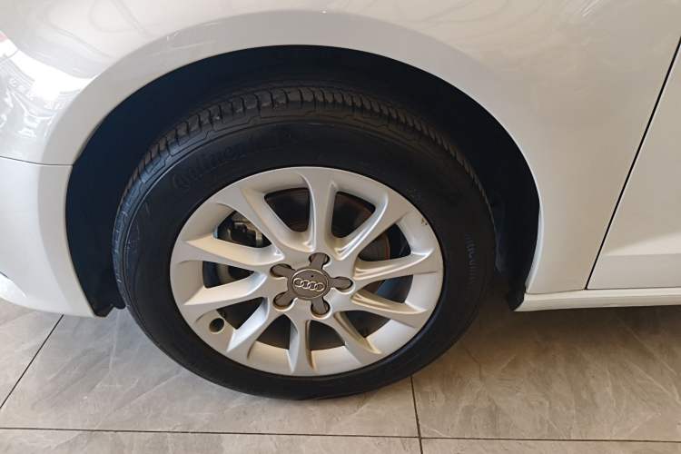 Used Audi A3 2014 Sportback 35 TFSI Automatic Style Edition Left Front Wheel Hub