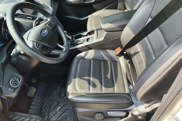 Used Ford Kuga 2019 EcoBoost 180 Two-Wheel-Drive Platinum Edition China VI Standard
