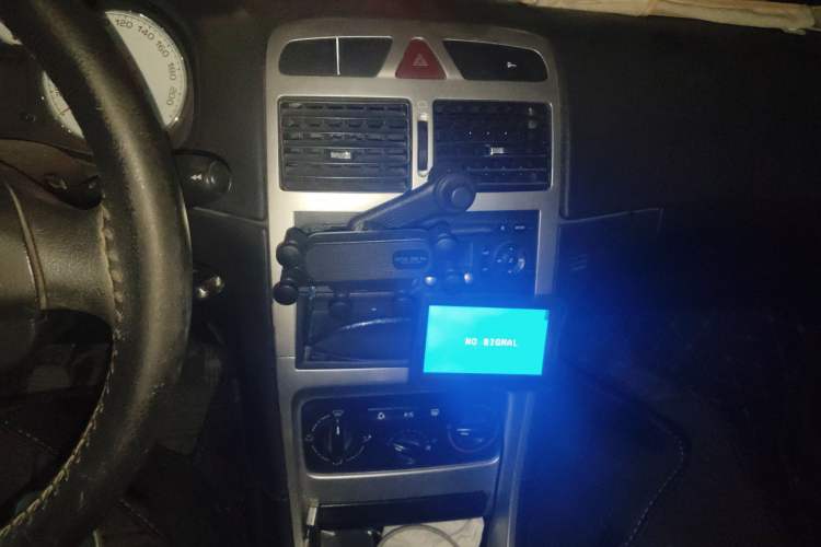 Used Peugeot 307 2010 Sedan 1.6L Manual Comfort Edition
