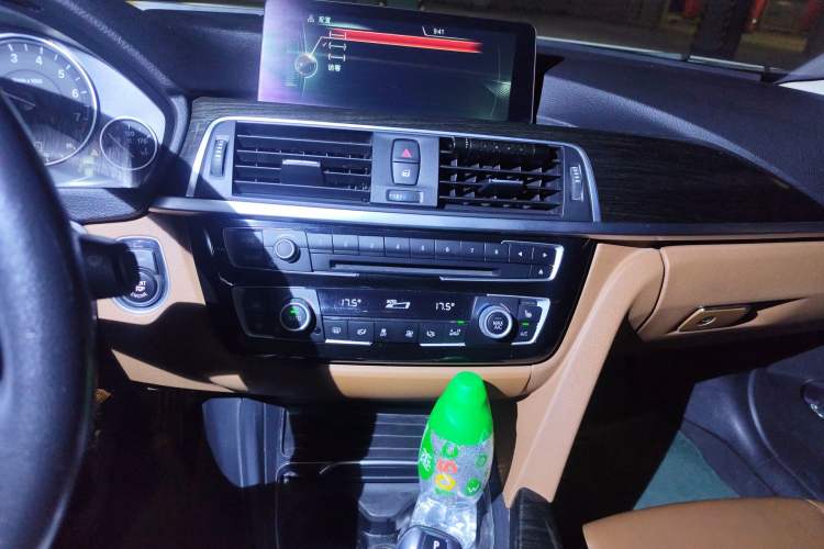 Used BMW 3 Series 2016 320Li Luxury Design Package
