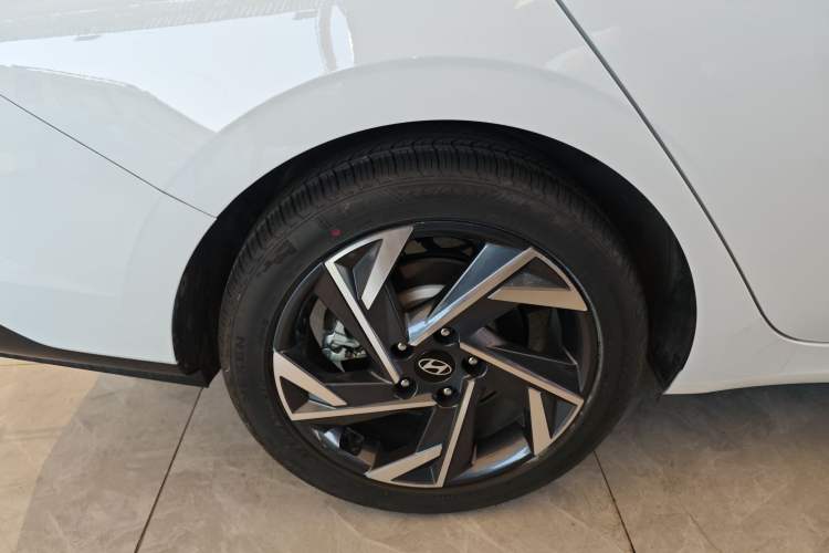 Used Hyundai Elantra 2023 1.5L CVT GLX Elite Edition Exterior 5