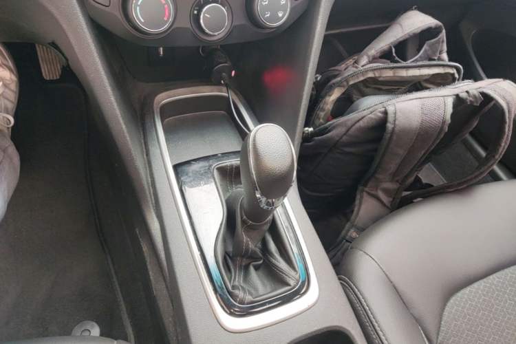 Used Chevrolet Cavalier 2019 320 Automatic Xinyue Edition Gear Lever