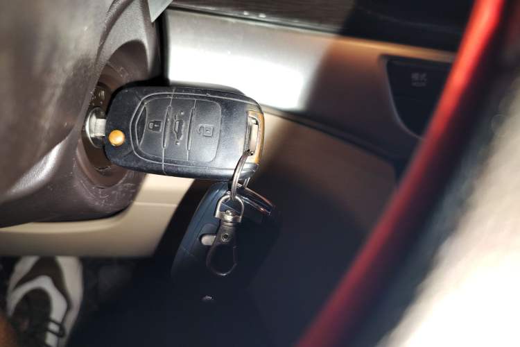 Used Wuling 730 2020 Commercial Vehicle 1.5L Manual Value Edition 7 Seats
