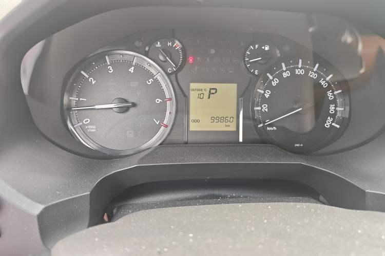 Used Toyota Prado 2017 2.7L Automatic 2700 Gasoline 4x4 7-Seater – Middle East Version