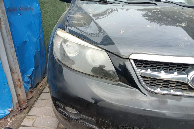 Used BYD S6 2013 Platinum Edition 2.0L Manual Luxury Model
