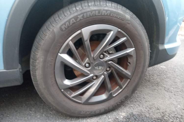 Used NETA V 2022 Chao 300 Lite Lithium Iron Phosphate Right Front Wheel Hub