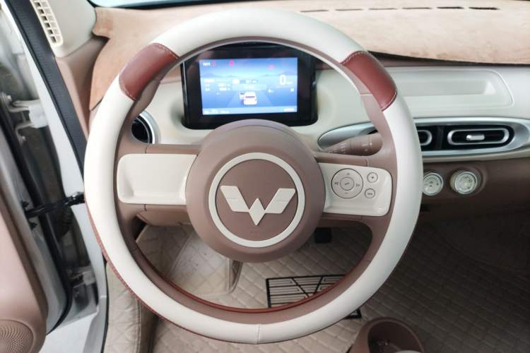 Used Wuling Hongguang MINIEV 2025 Four-Door Version Advanced Edition Steering Wheel