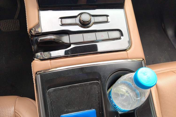 Used Nio ES8 2020 415 KM Signature Edition 7-Seater Version Gear Lever