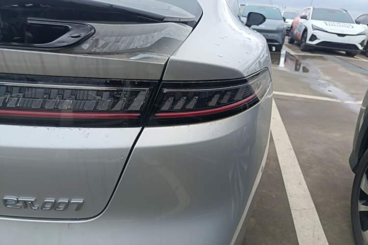 Used Dongfeng eπ eπ007 2025 Model Range-Extended 230 Leading Supreme Edition
