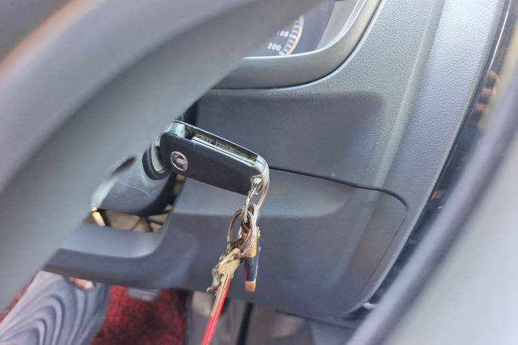 Used Great Wall Wingle 5 2013 2.0T European Version Two-Wheel Drive Elite Edition 6MT Big Double Cab GW4D20B
