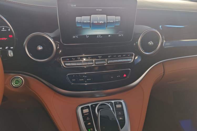 Used Mercedes-Benz V-Class 2018 V 260 L Prestige Extended Version China VI
