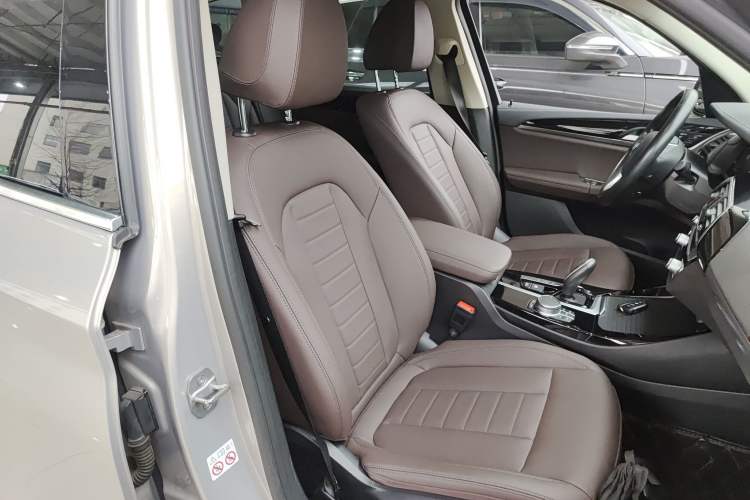 Used BMW X3 2020 xDrive25i Luxury Package Right Front Seat