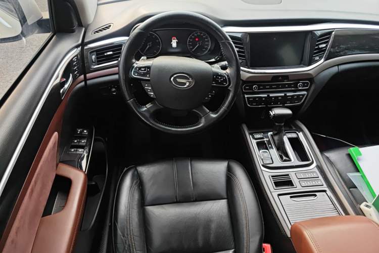 Used GAC Trumpchi GS8 2017 320T Two-Wheel Drive Luxury Smart Connectivity Version (7 Seats)
