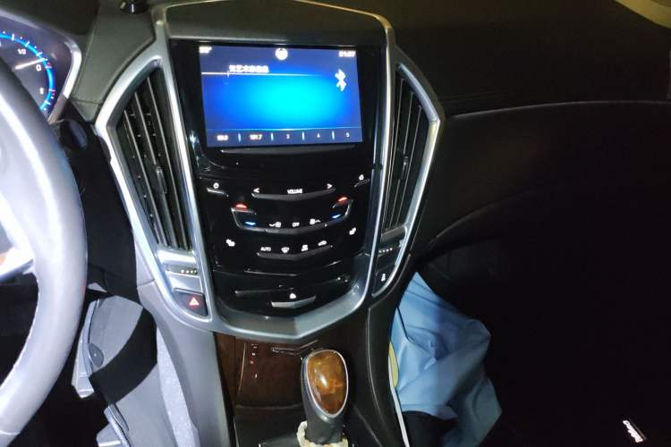 Used Cadillac SRX 2014 3.0L Elite Model Audio And AC Panel