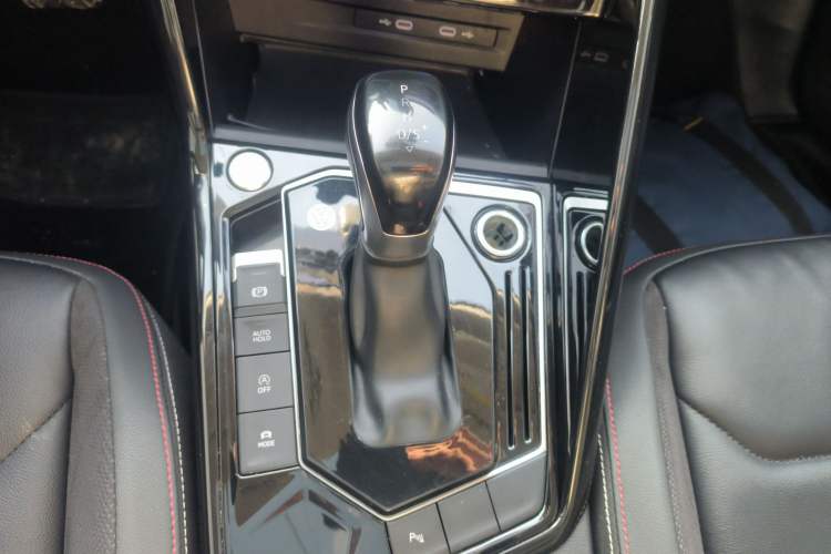 Used Volkswagen Tayron 2022 330TSI Two-Wheel Drive Luxury Connect Plus Version