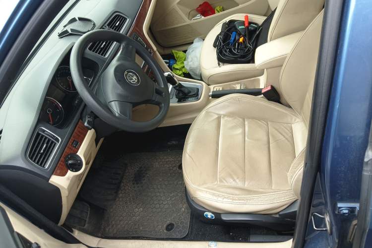 Used Volkswagen Lavida 2013 1.4TSI DSG Comfort Edition Left Front Seat