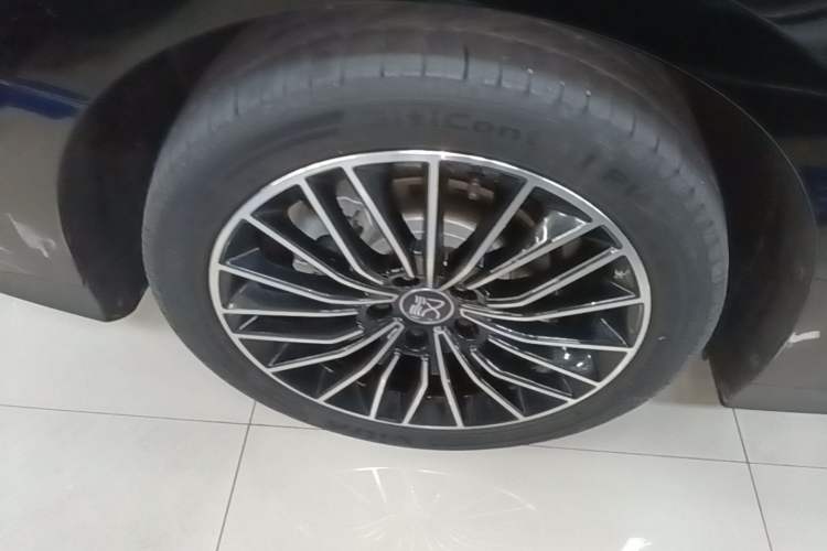 Used BYD Han 2023 EV Champion Edition 506KM Front-Wheel-Drive Premium Model Exterior 5