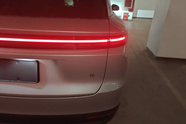 Used Li Auto i6 2025 Model Two-Wheel-Drive Standard Type Right Rear Taillight