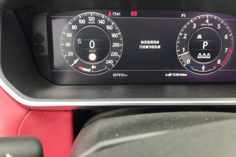 Used Land Rover Range Sport 2022 3.0 L6 YAO Black Edition Odometer Close Up