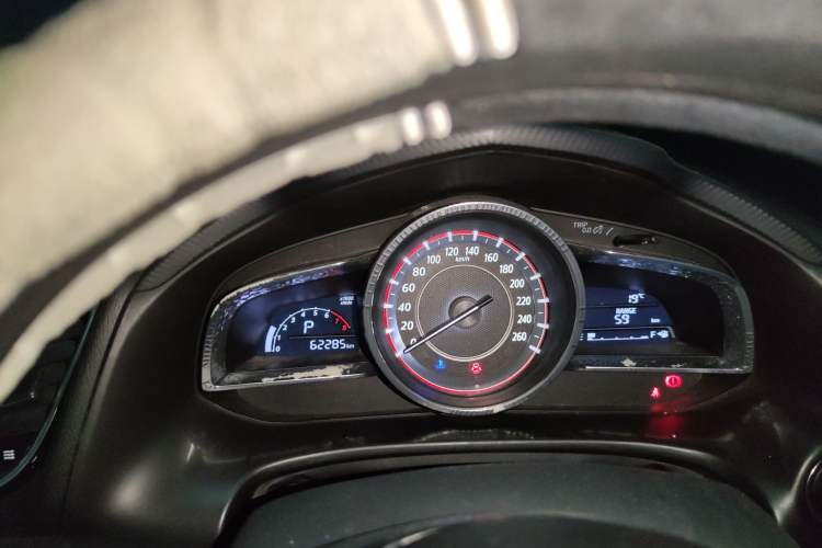 Used Mazda 3 Axela 2016 Sedan 1.5L Automatic Luxury Model
